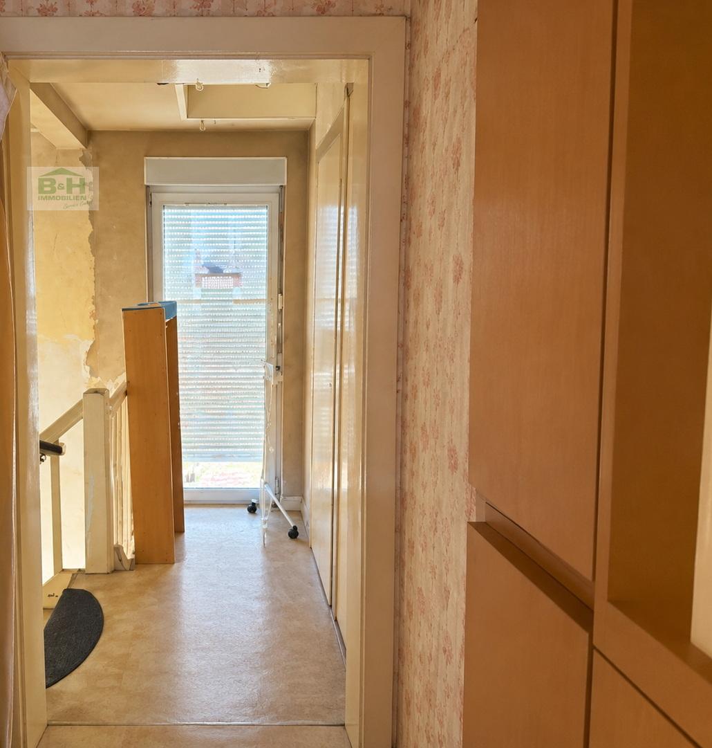 Freistehendes Einfamilienhaus mit 5 Zimmern, Balkon und Garten in beliebter Wohnlage von Wolfen-Steinfurth — Vorschaubild 12